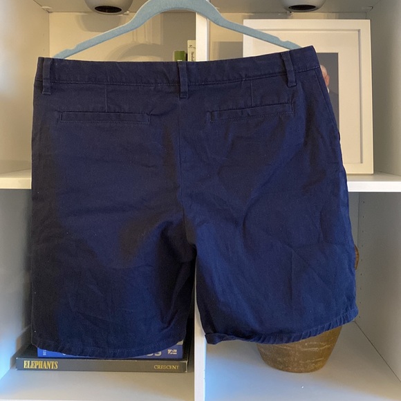 Girl’s Plus Size Uniform Bermuda Shorts with adjustable waist… 14+ EUC Navy - Picture 2 of 4